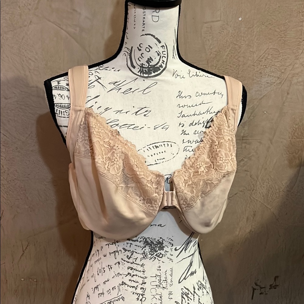 Elegant Lace Trim Bra in Cream 42 DD NEW